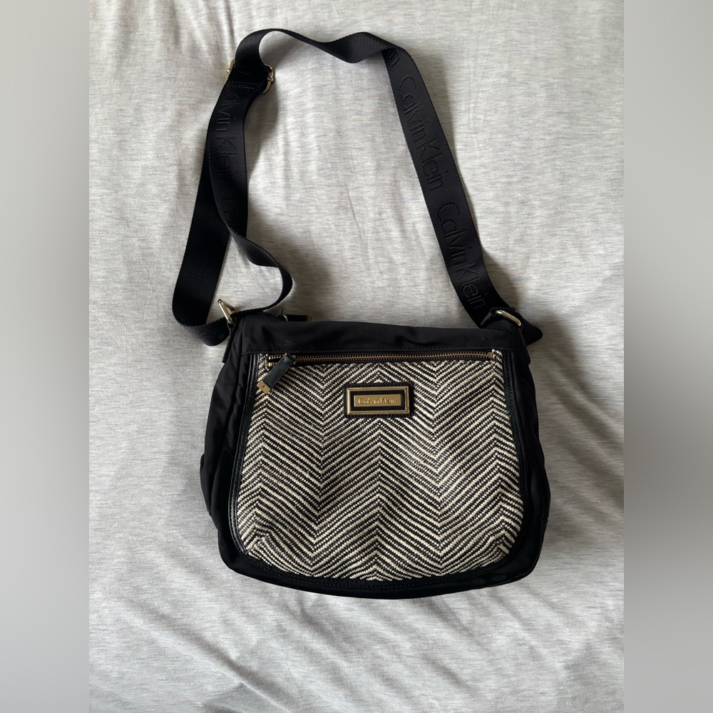 Calvin Klein Chevron Black and Cream Crossbody Bag